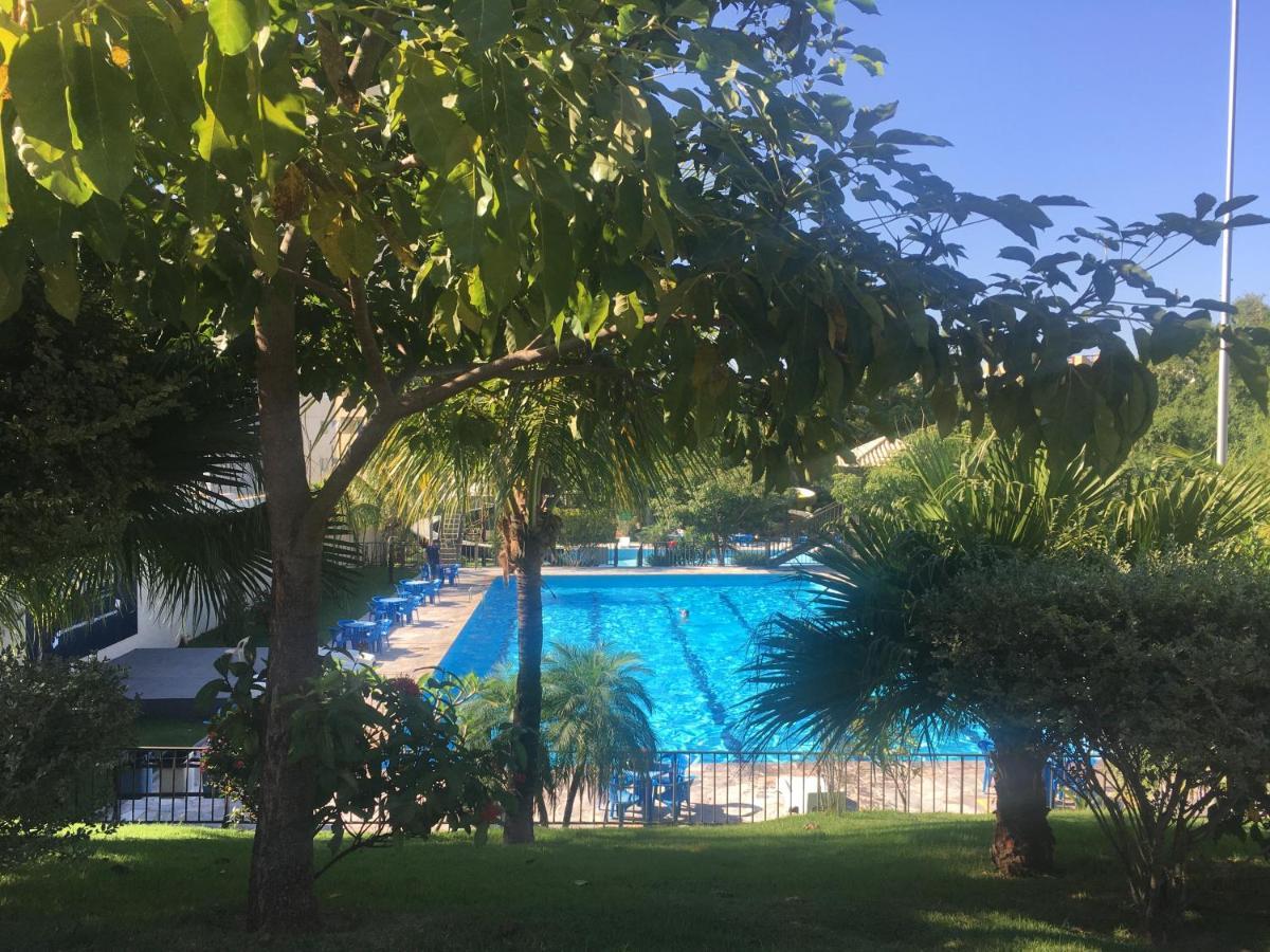 Hotel Golden Dolphin Com Cafe Da Manha! Piscinas 24H Caldas Novas Kültér fotó