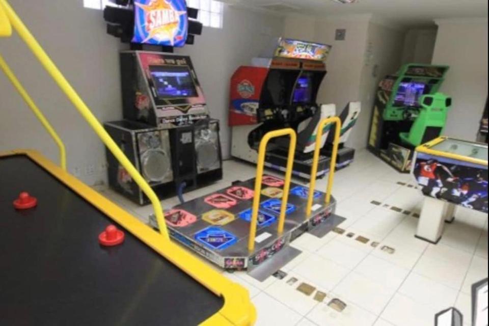 Hotel Golden Dolphin Com Cafe Da Manha! Piscinas 24H Caldas Novas Kültér fotó