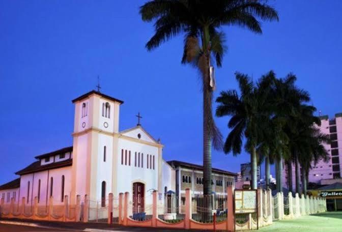 Hotel Golden Dolphin Com Cafe Da Manha! Piscinas 24H Caldas Novas Kültér fotó