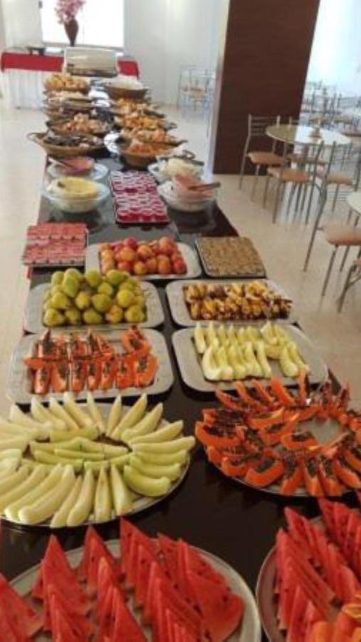 Hotel Golden Dolphin Com Cafe Da Manha! Piscinas 24H Caldas Novas Kültér fotó